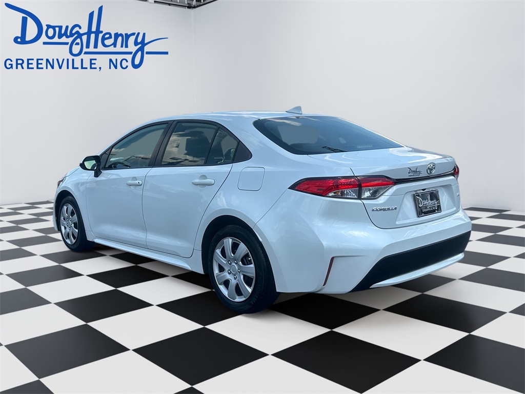 2022 Toyota Corolla LE photo 3