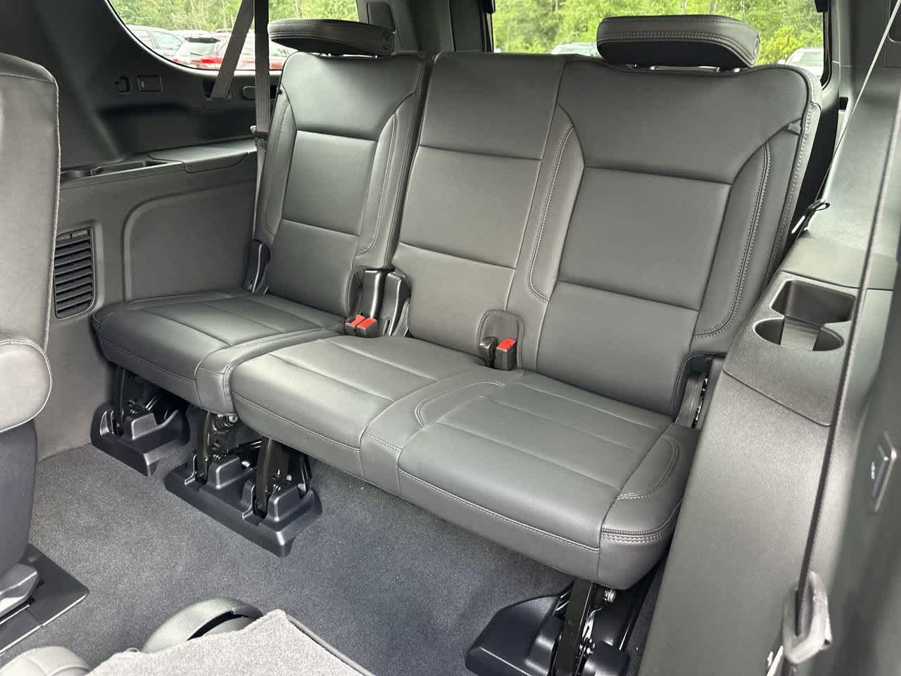 2025 Chevrolet Suburban High Country photo 18