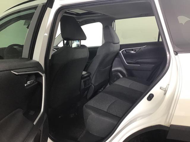 2022 Toyota RAV4 XLE photo 18
