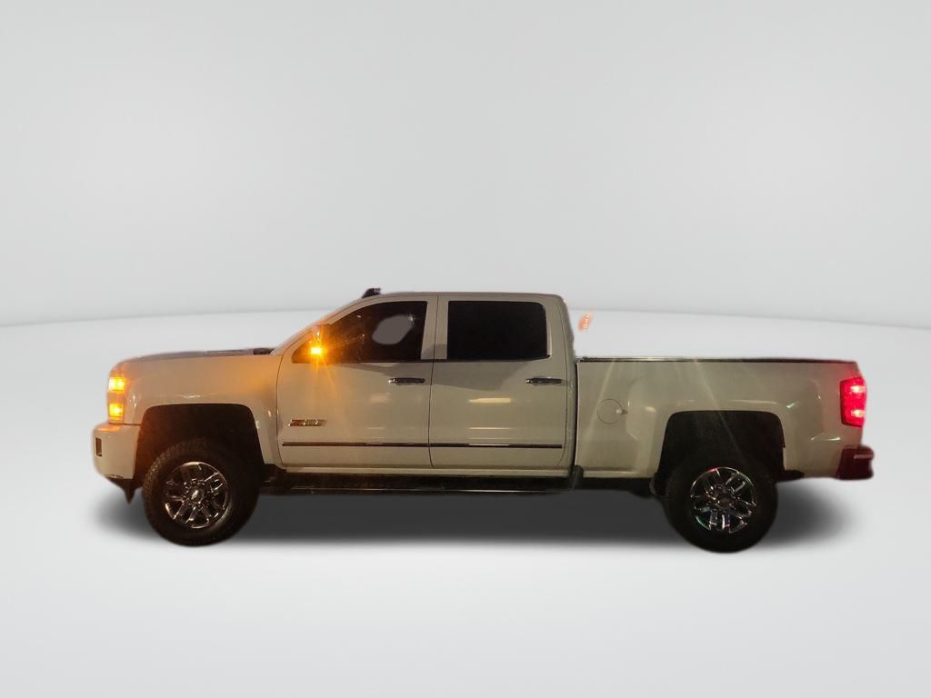 2018 Chevrolet Silverado 3500HD LTZ photo 2