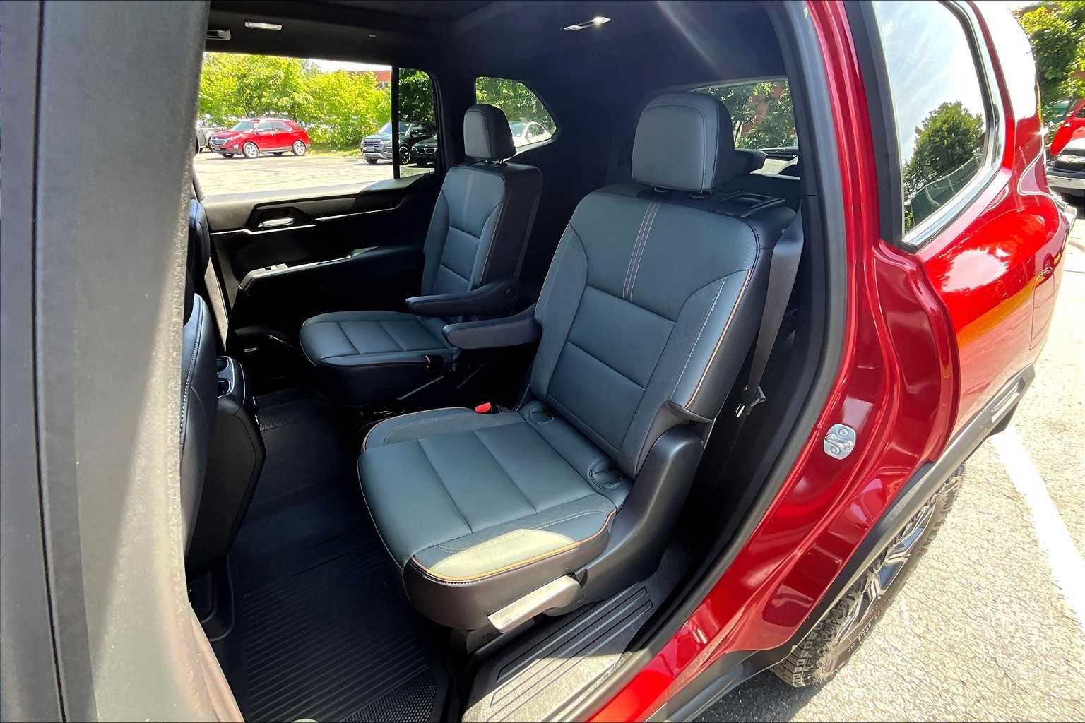 2024 Gmc Acadia AT4 photo 13