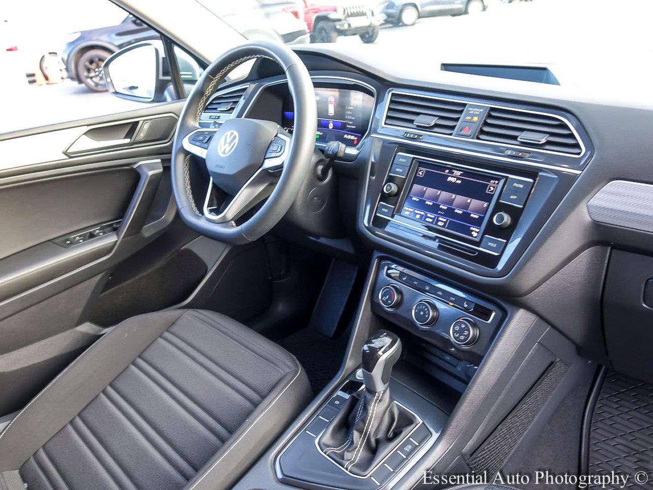 2023 VOLKSWAGEN TIGUAN - Image 22