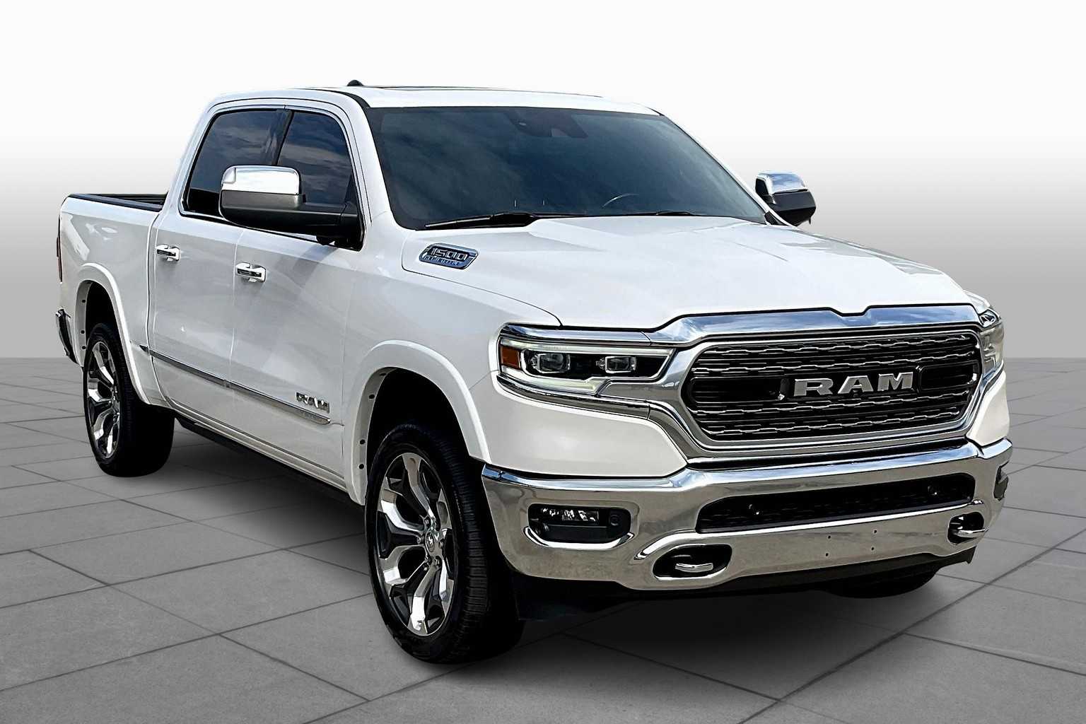 2022 Ram 1500 Limited photo 2