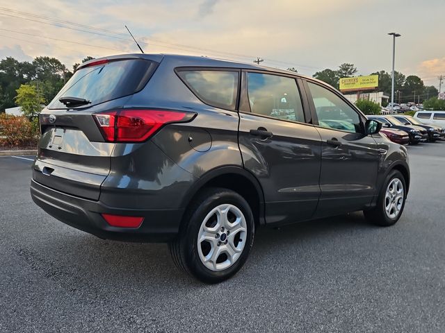 2019 Ford Escape S photo 2