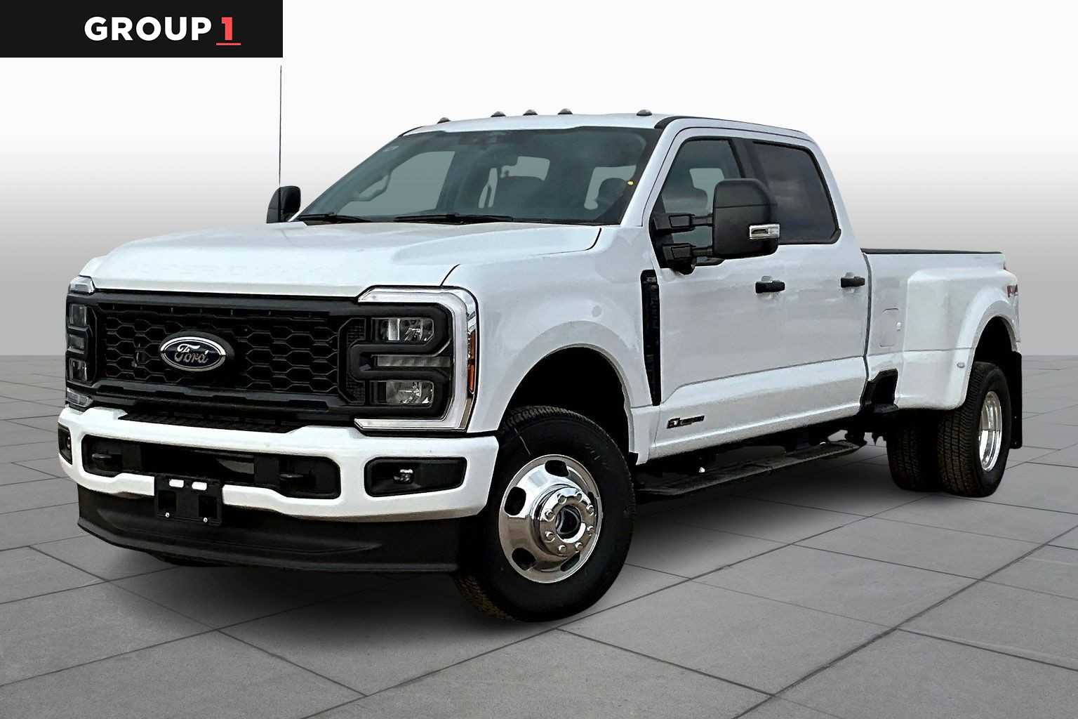 2026 Ford F-350 Super Duty XL's photo