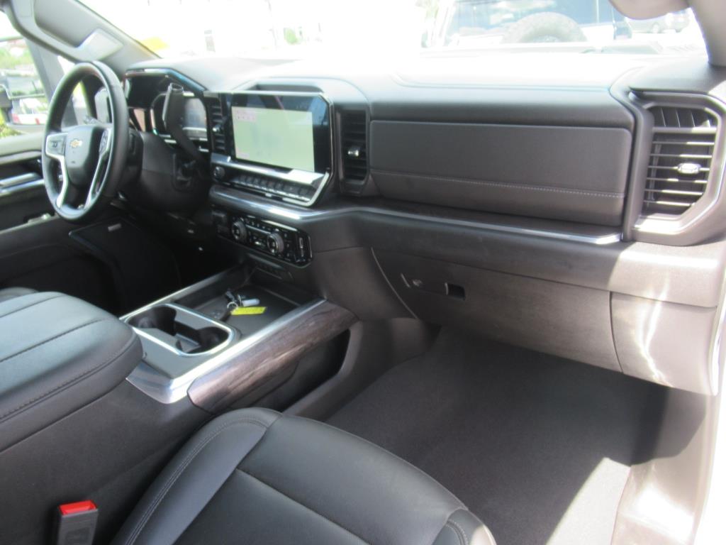 2024 Chevrolet Silverado 2500HD LTZ photo 11