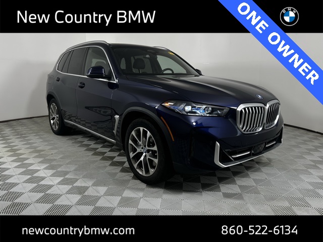 2025 BMW X5 50e's photo