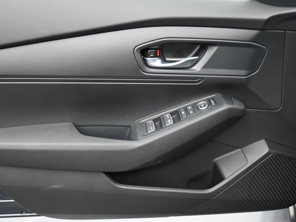 2025 Honda Accord 1.5T LX photo 9