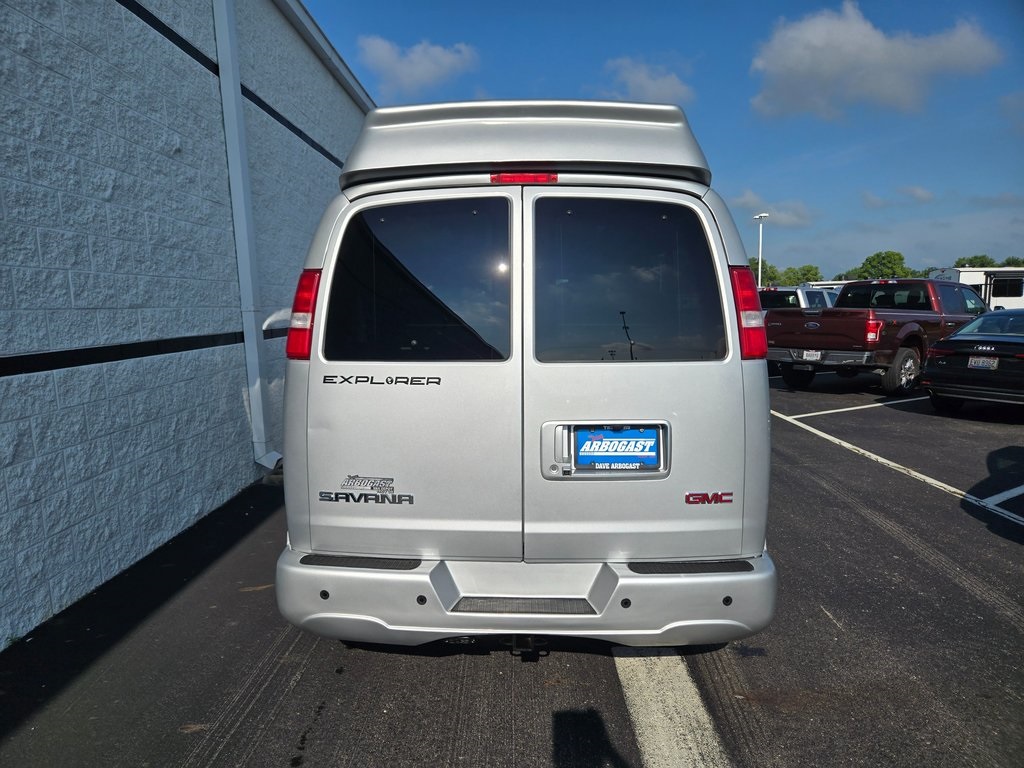 2020 Gmc Savana photo 2
