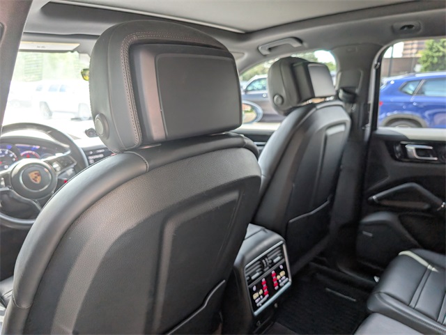 2019 Porsche Cayenne Base photo 16