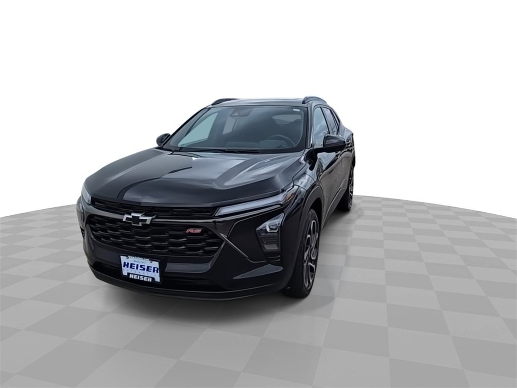 2024 Chevrolet Trax photo 2