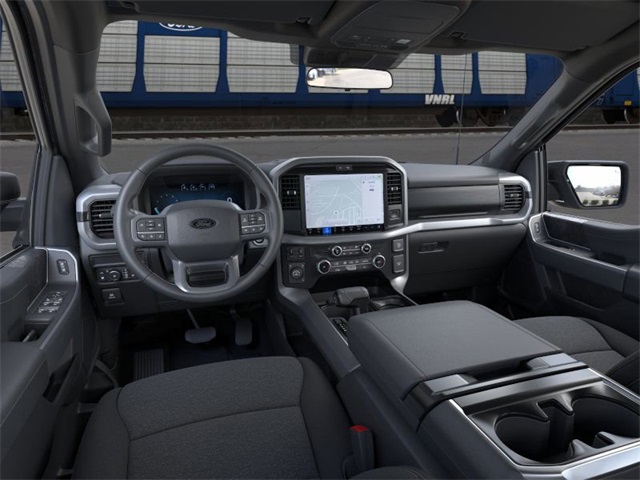 2025 Ford F-150 XLT photo 9