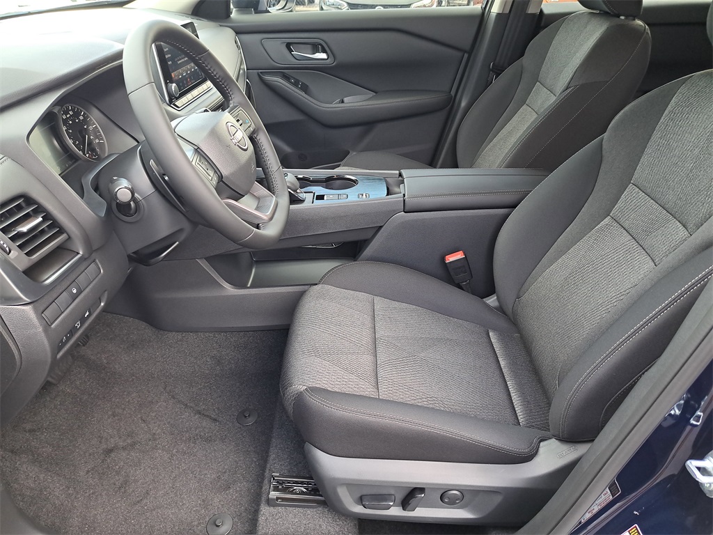 2026 Nissan Rogue SV photo 19