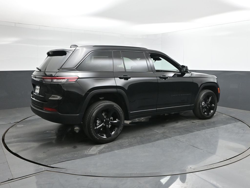 2025 Jeep Grand Cherokee Altitude X photo 4