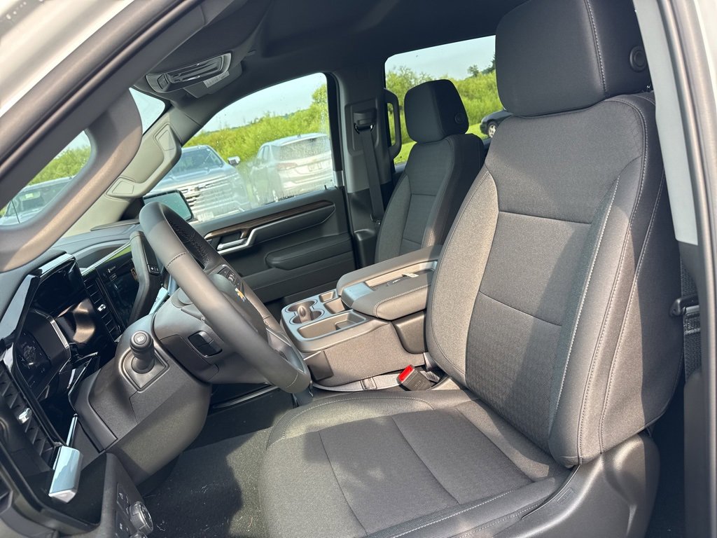 2026 Chevrolet Silverado 1500 LT photo 11