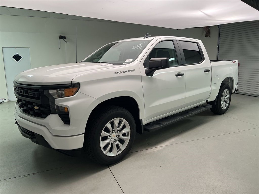 2026 Chevrolet Silverado 1500 Custom photo 3