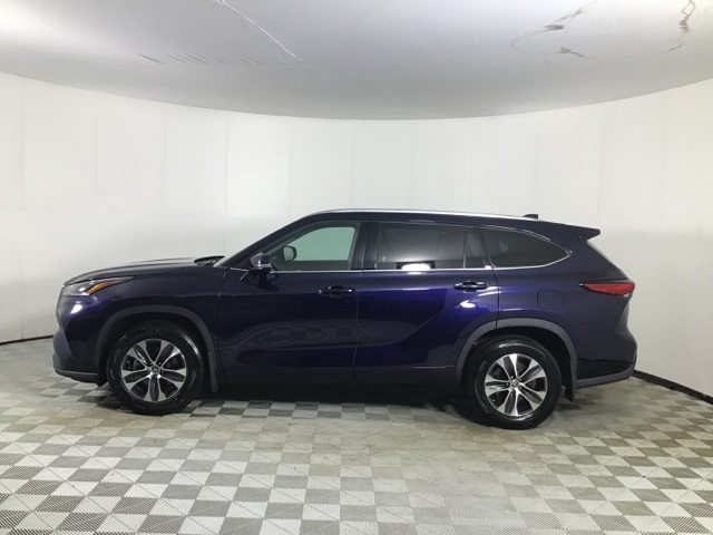 2021 Toyota Highlander XLE photo 4