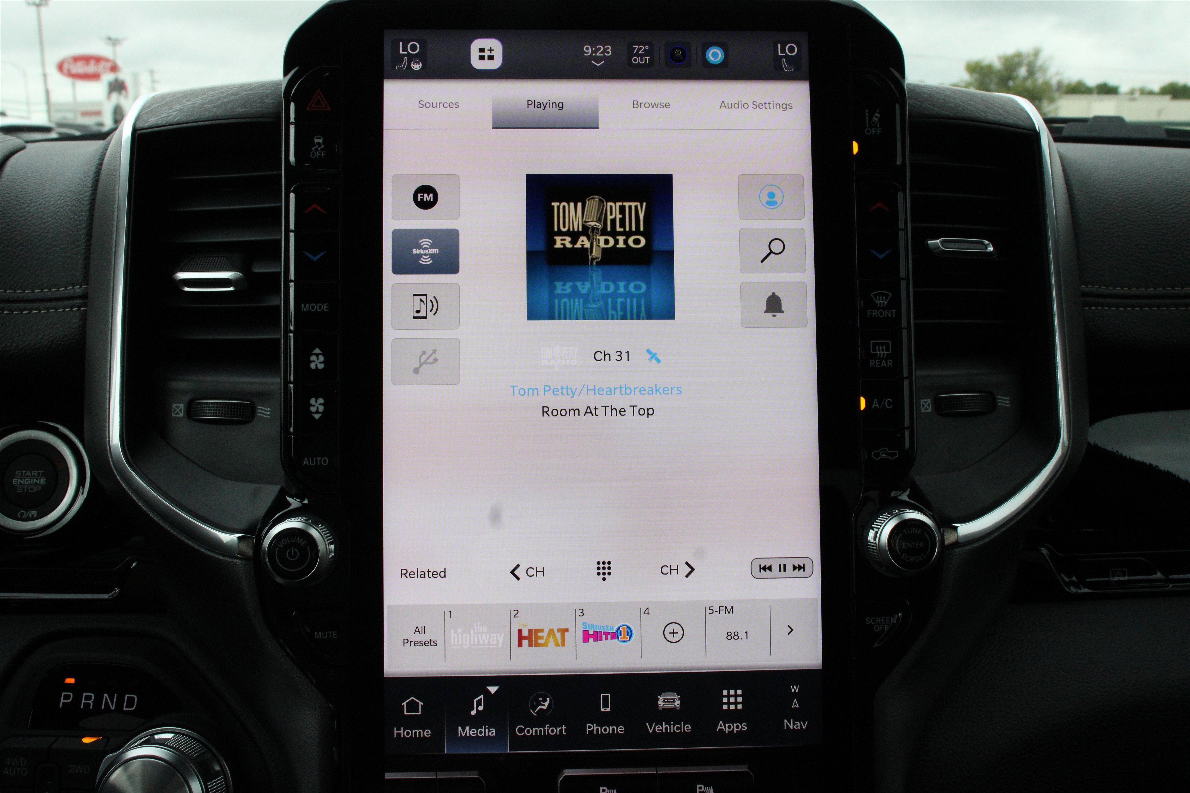 2026 Ram 1500 Laramie photo 4