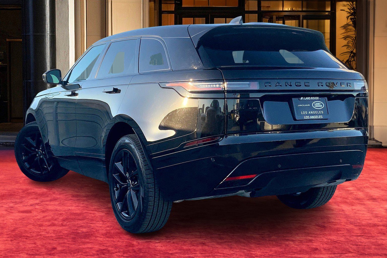 2025 Land Rover Range Rover Velar SE photo 2