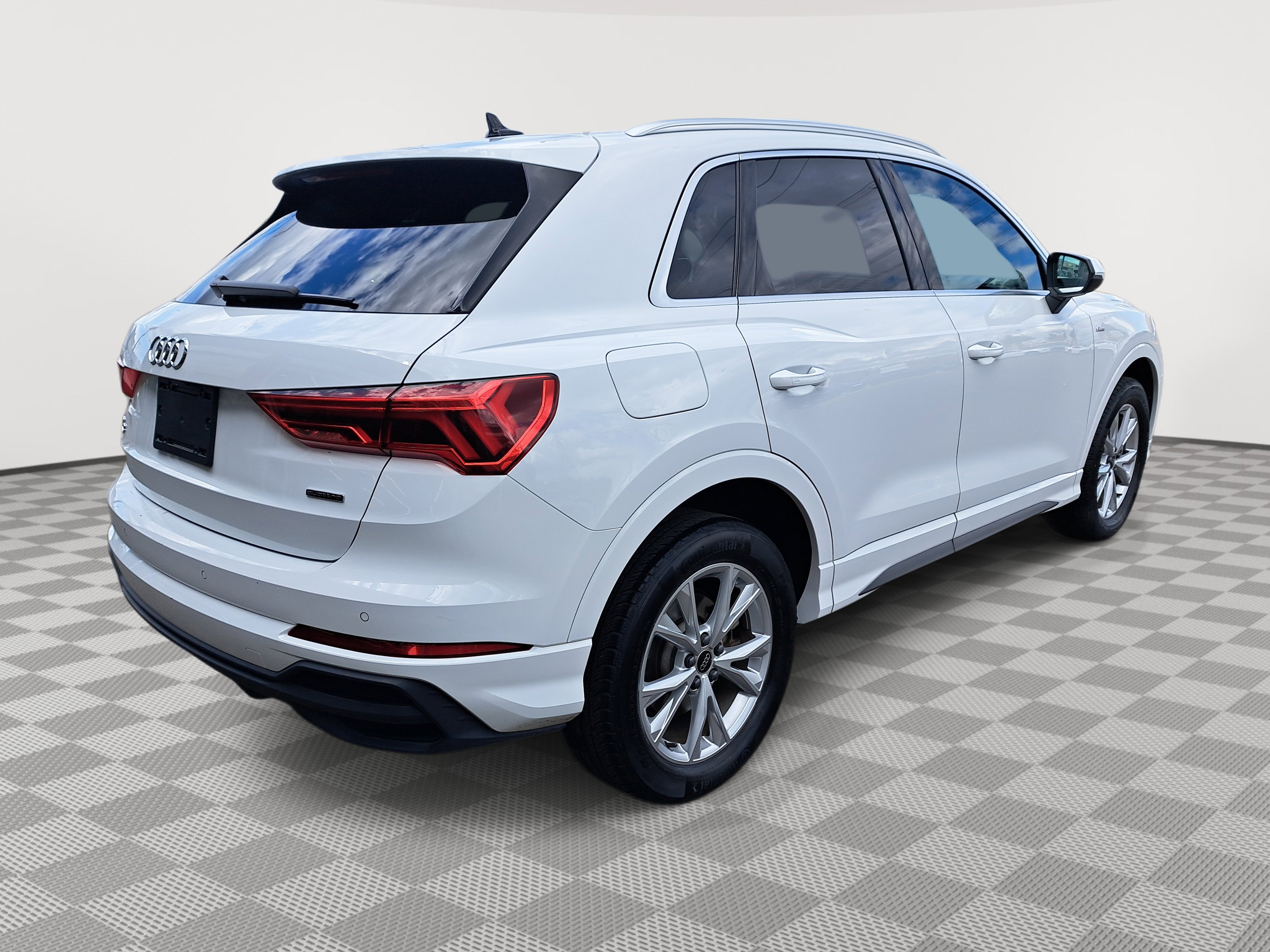 2024 Audi Q3 S line Premium photo 4