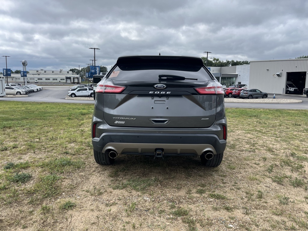 2022 Ford Edge Titanium photo 4