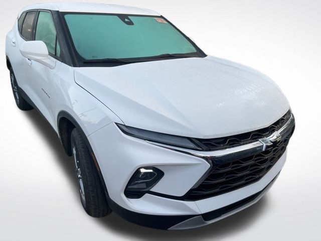 2023 Chevrolet Blazer 2LT photo 2