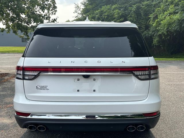 2022 Lincoln Aviator Standard photo 26