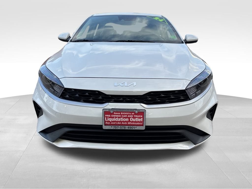 2024 Kia Forte LXS photo 8