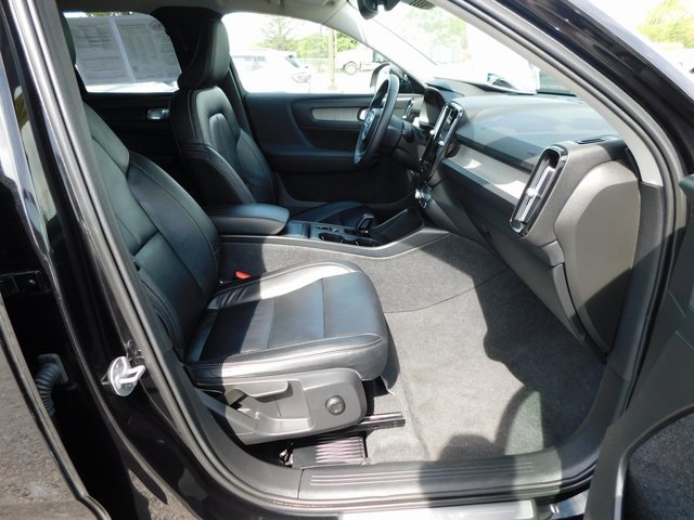 2024 Volvo XC40 Core photo 16