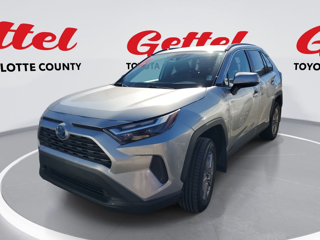 2024 Toyota RAV4 LE's photo