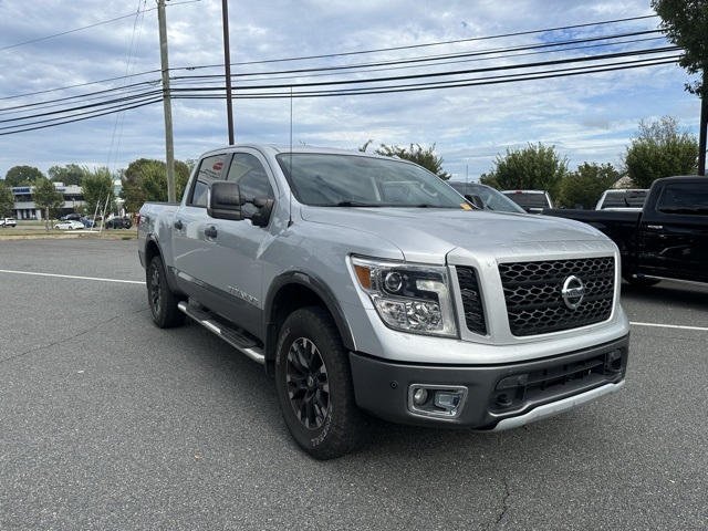2018 Nissan Titan PRO-4X photo 6