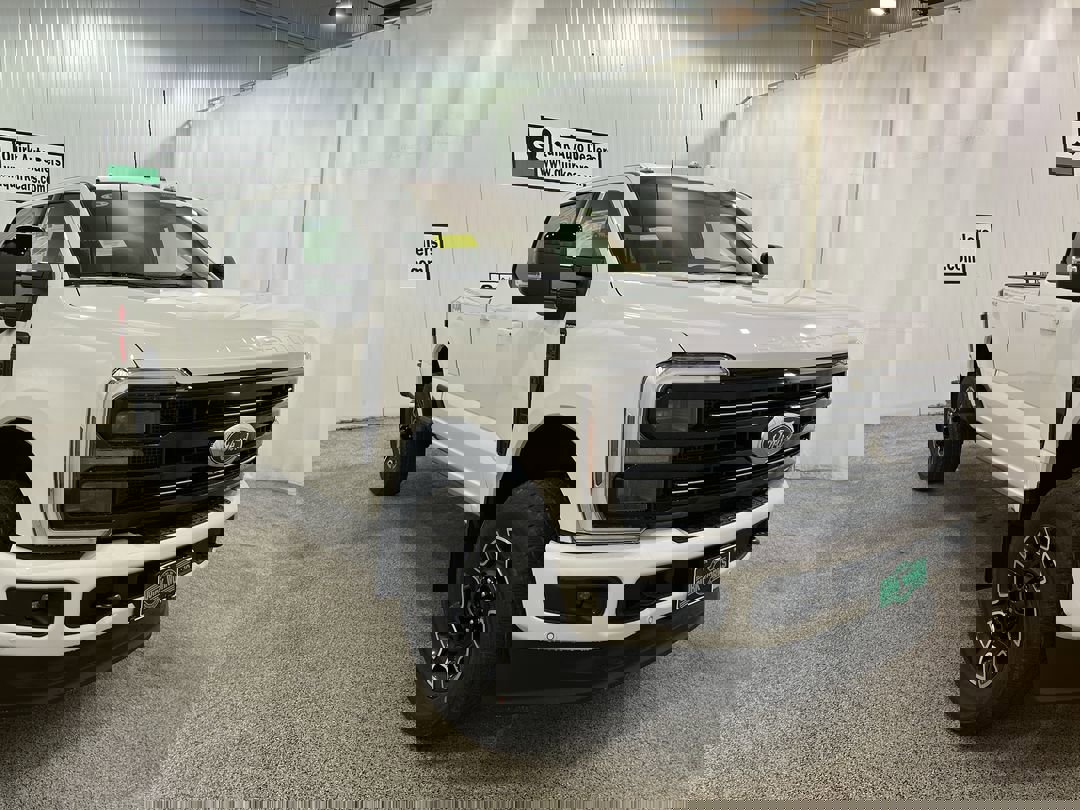 2026 Ford F-250 Super Duty Platinum's photo