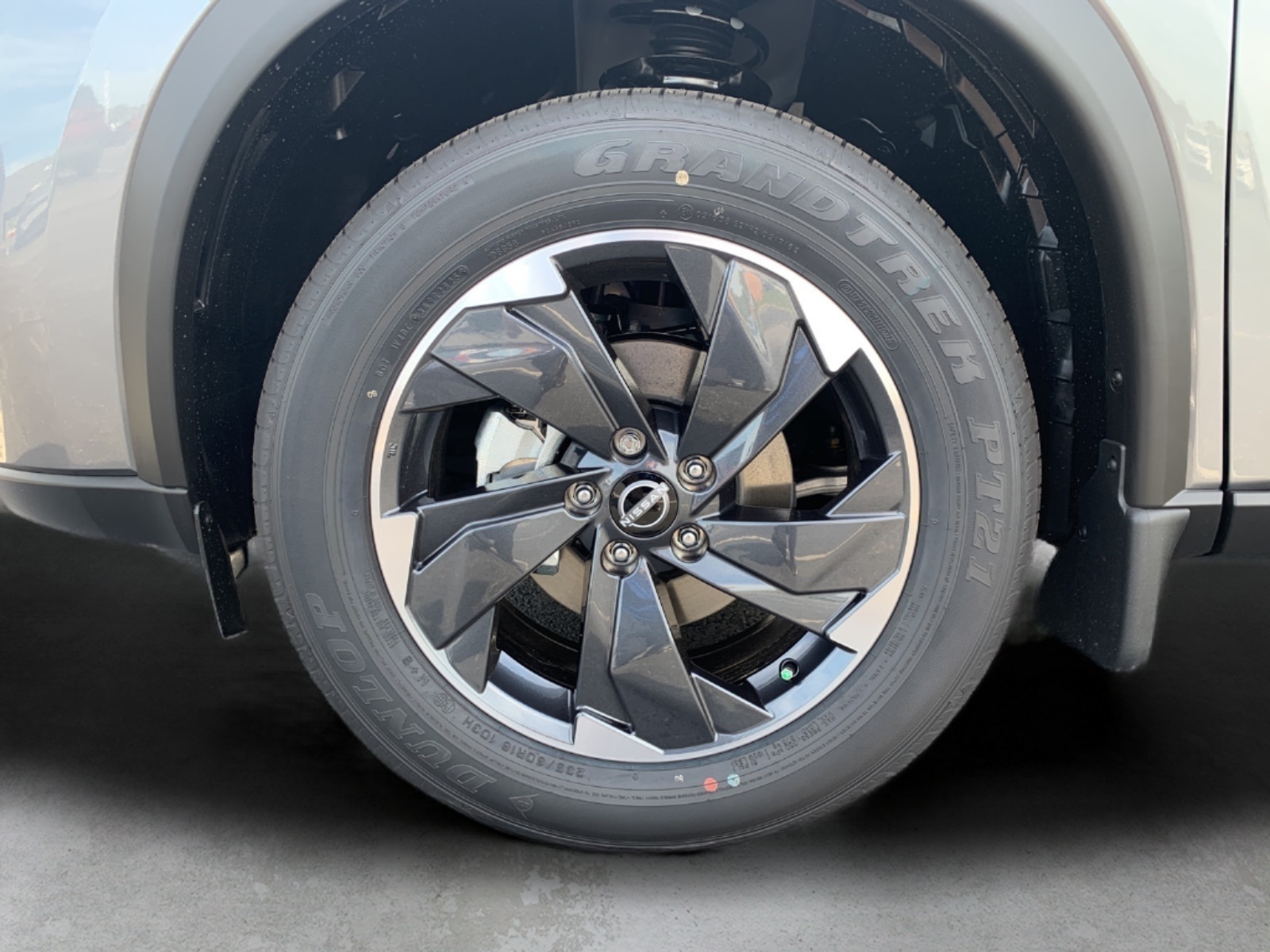2026 Nissan Rogue SV photo 9