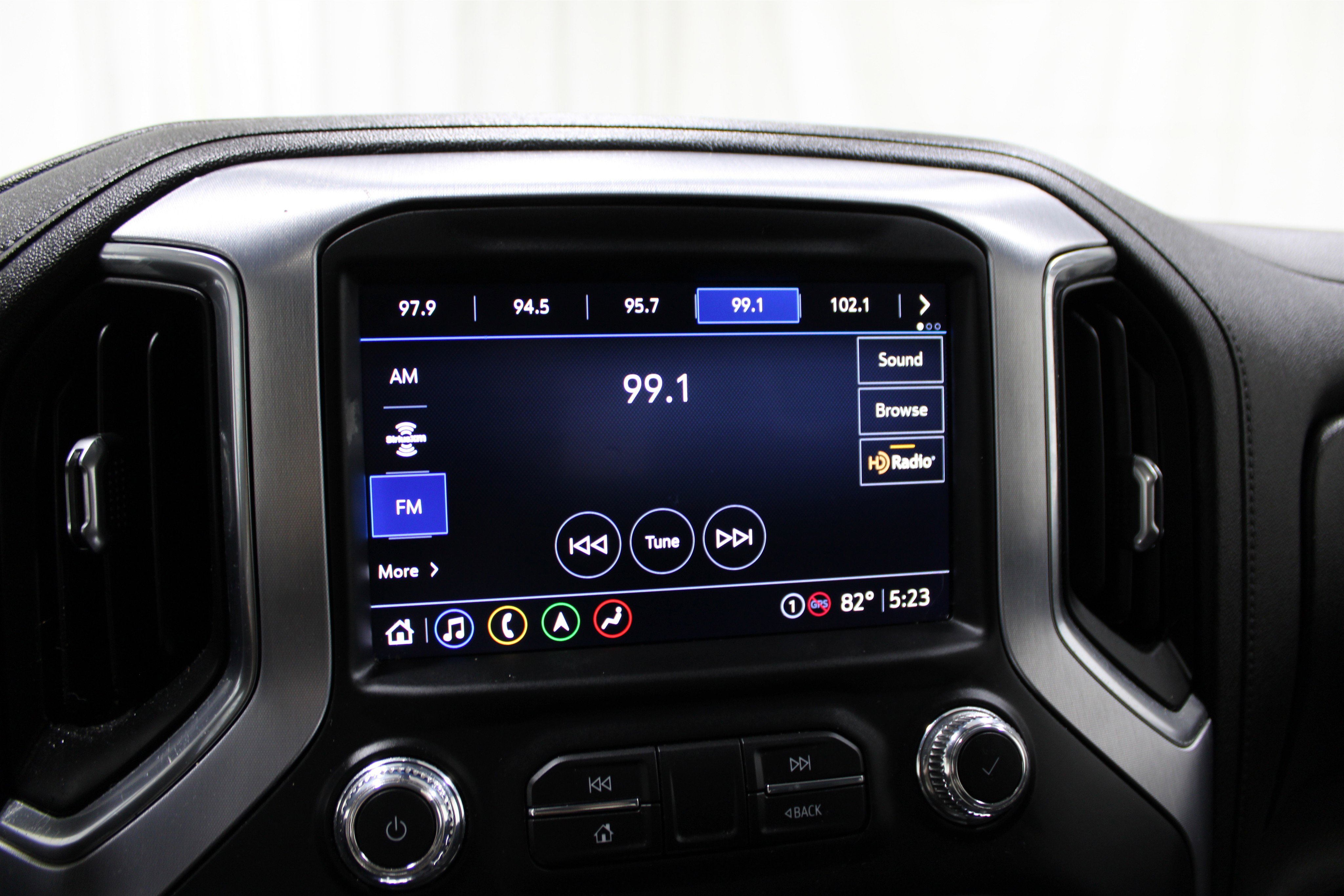 2021 Gmc Sierra 1500 SLT photo 3