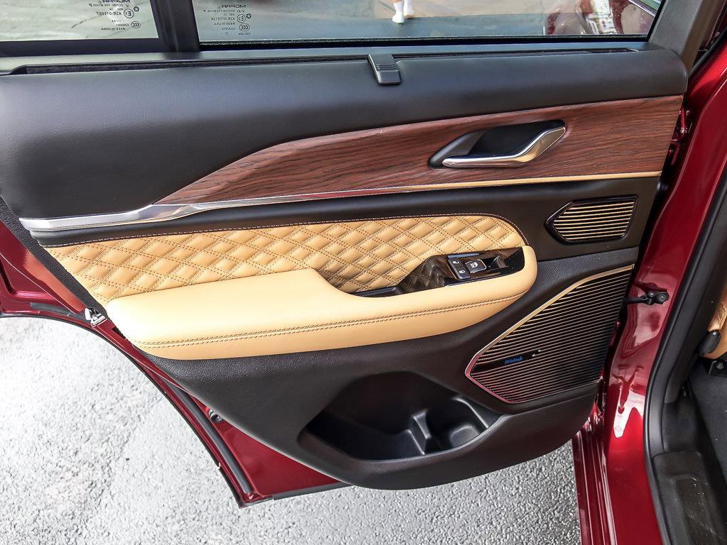 2025 JEEP GRAND CHEROKEE - Image 26