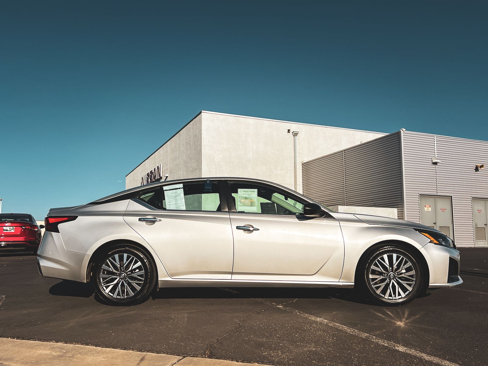 2024 Nissan Altima 2.5 SV photo 2