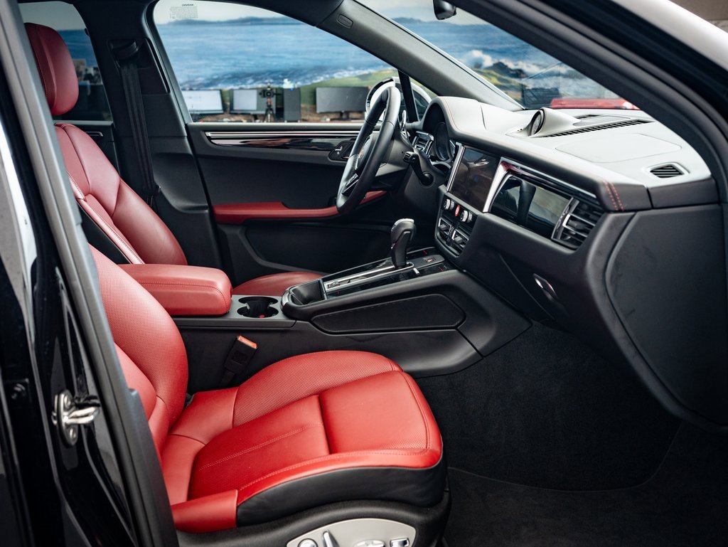 2024 Porsche Macan T photo 21