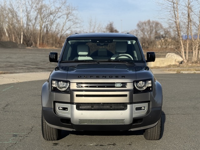 2025 Land Rover Defender 110 S photo 8