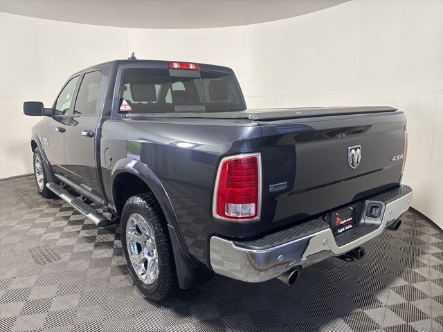 2017 Ram 1500 Laramie photo 4