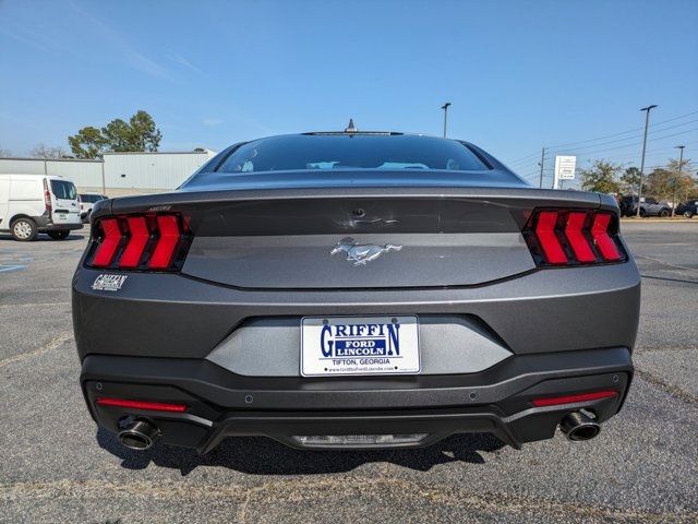 2025 Ford Mustang EcoBoost photo 5