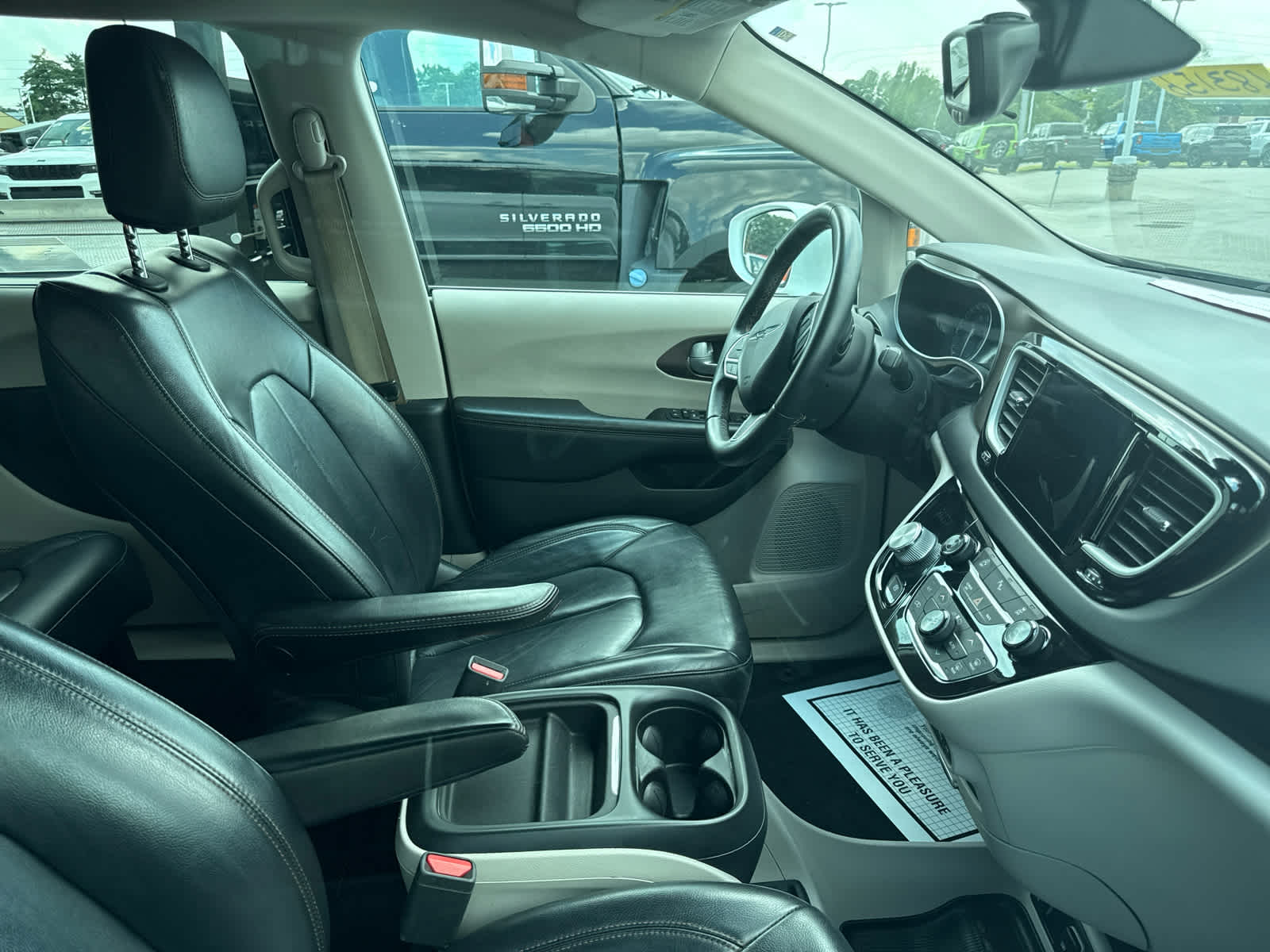 2017 Chrysler Pacifica Touring L photo 4