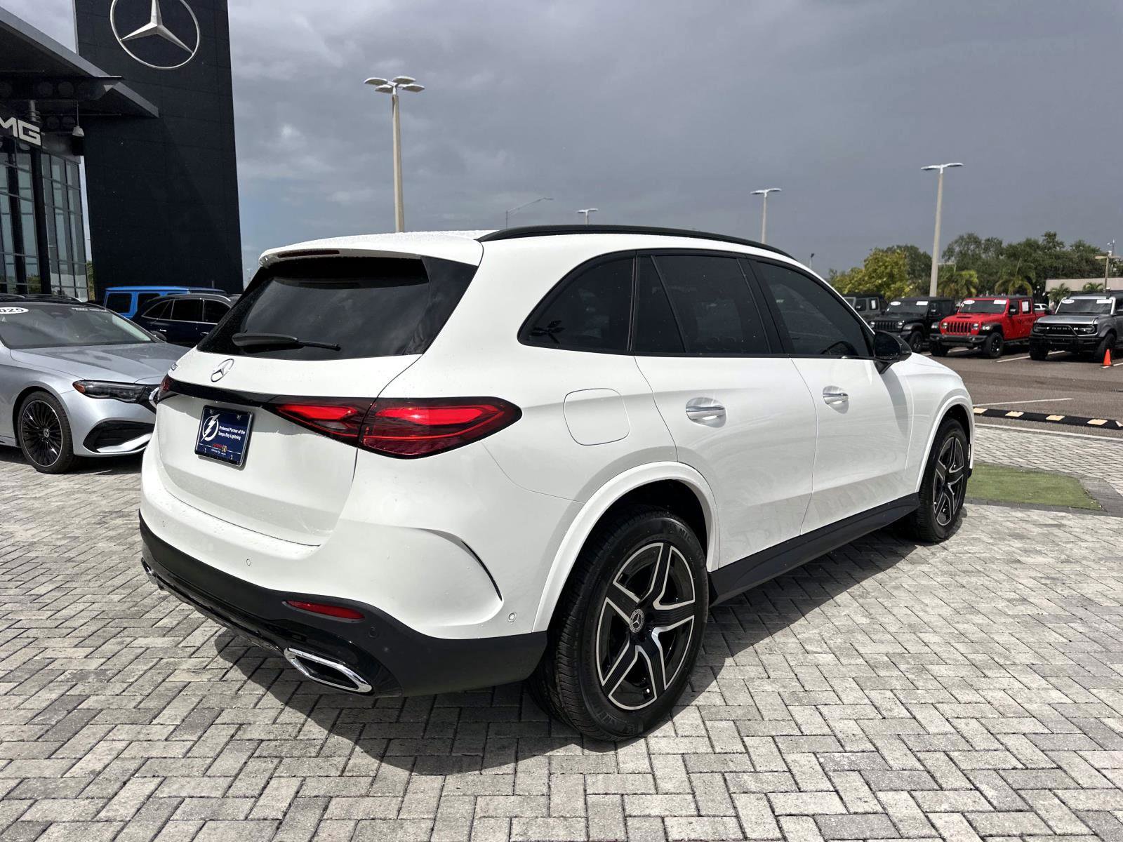 2026 Mercedes Benz GLC 300 photo 4