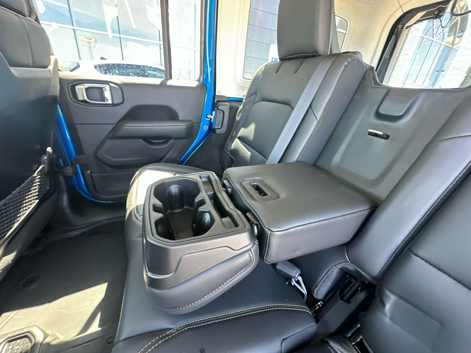 2025 Jeep Wrangler Sahara photo 26