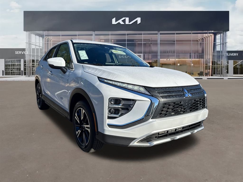 2025 Mitsubishi Eclipse Cross SE's photo