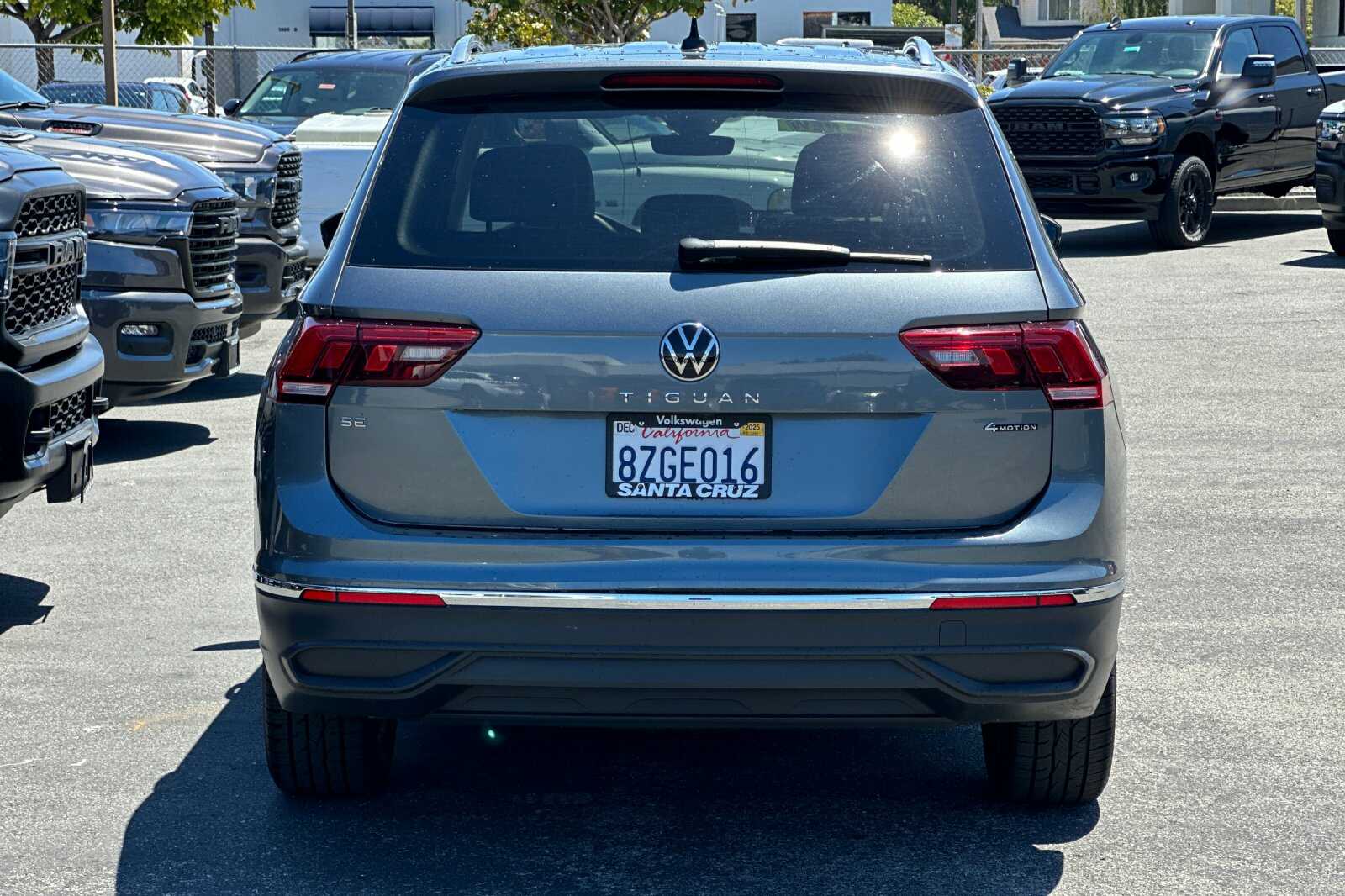 2022 Volkswagen Tiguan SE photo 5