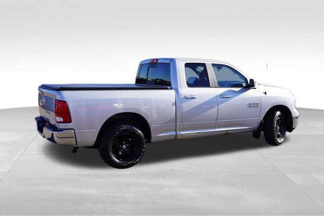 2016 Ram 1500 SLT photo 4