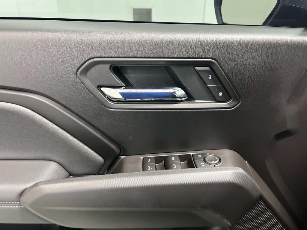 2026 Chevrolet Colorado LT photo 14