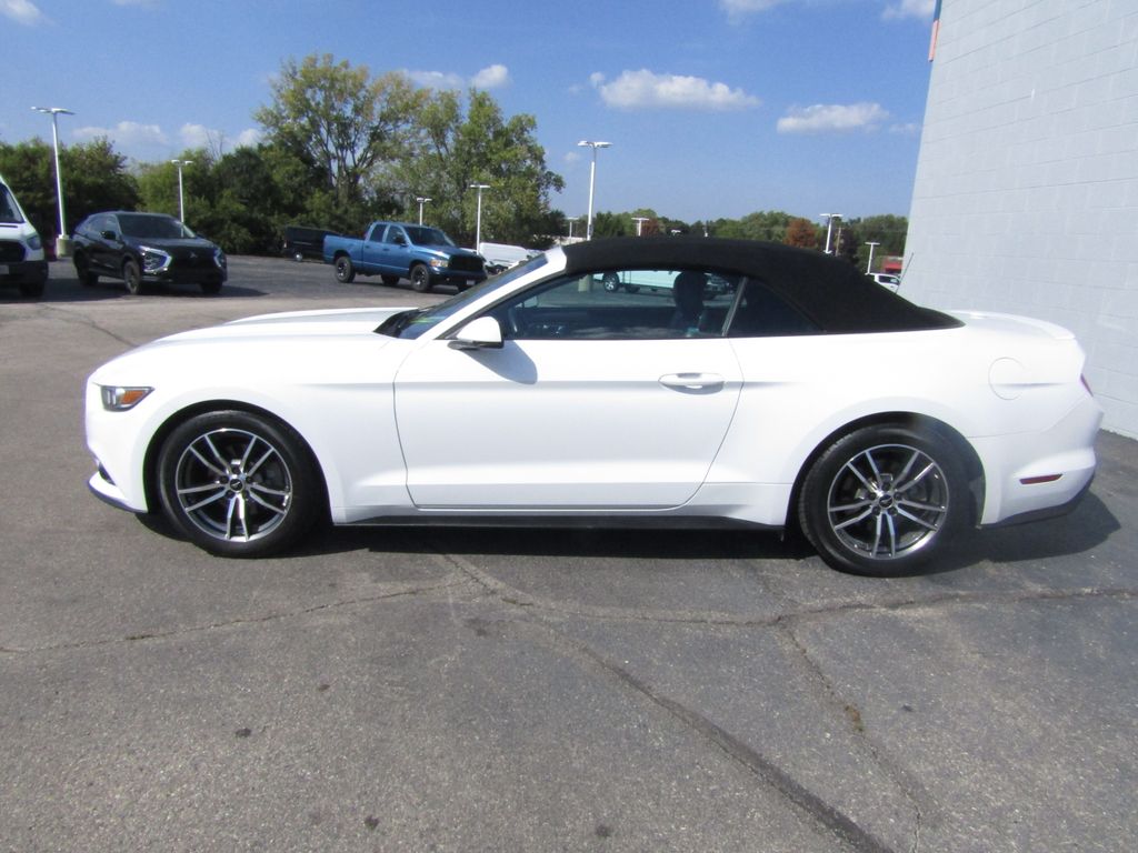 2017 Ford Mustang EcoBoost Premium photo 11