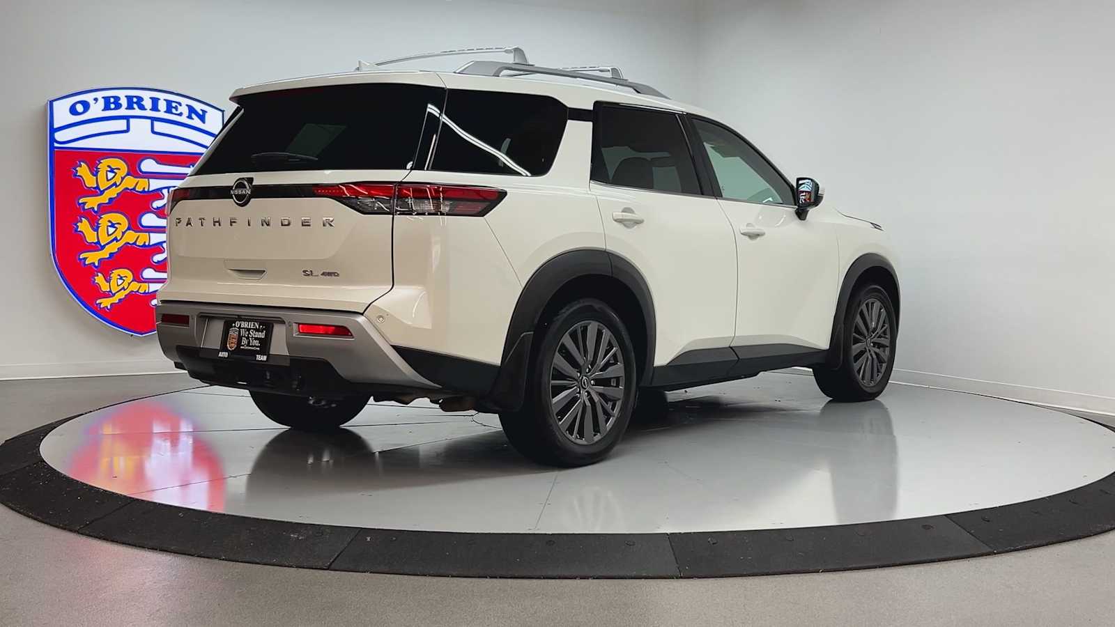 2024 Nissan Pathfinder SL photo 5