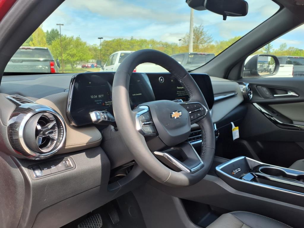 2025 Chevrolet Equinox LT photo 7